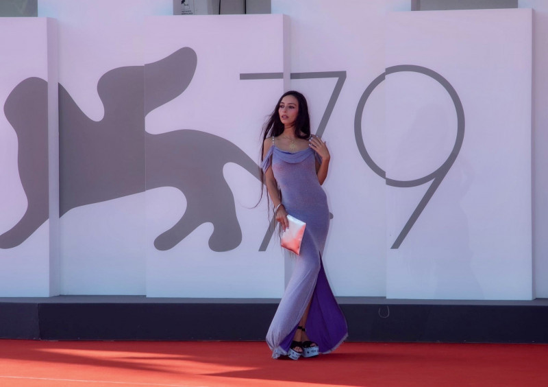 Alessia Tresoldi sul Red Carpet della 79° edizione della Mostra del Cinema di Venezia